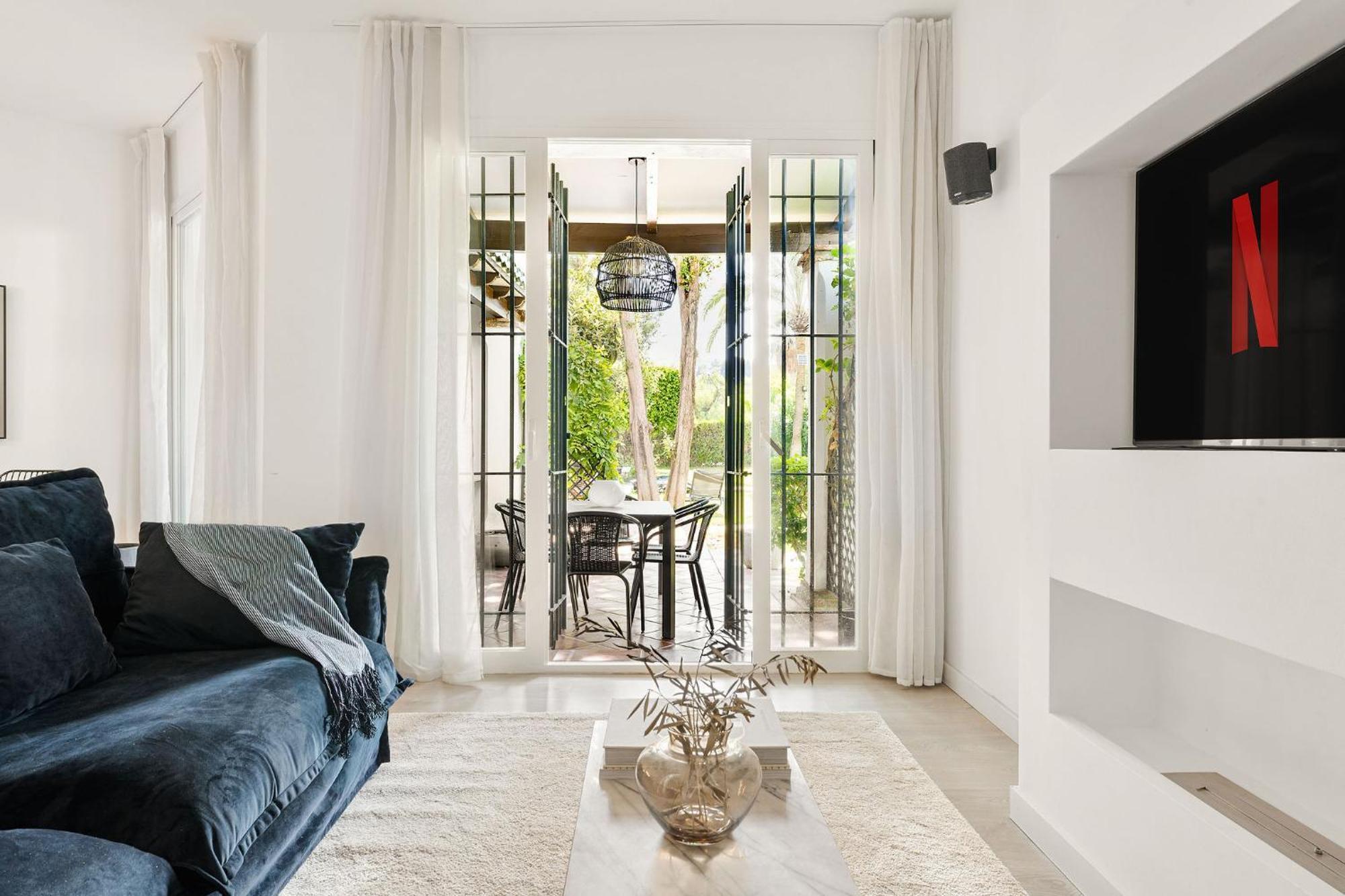 Cozy Townhouse With Rooftop Terrace And Pool Сasa de vacaciones Marbella
