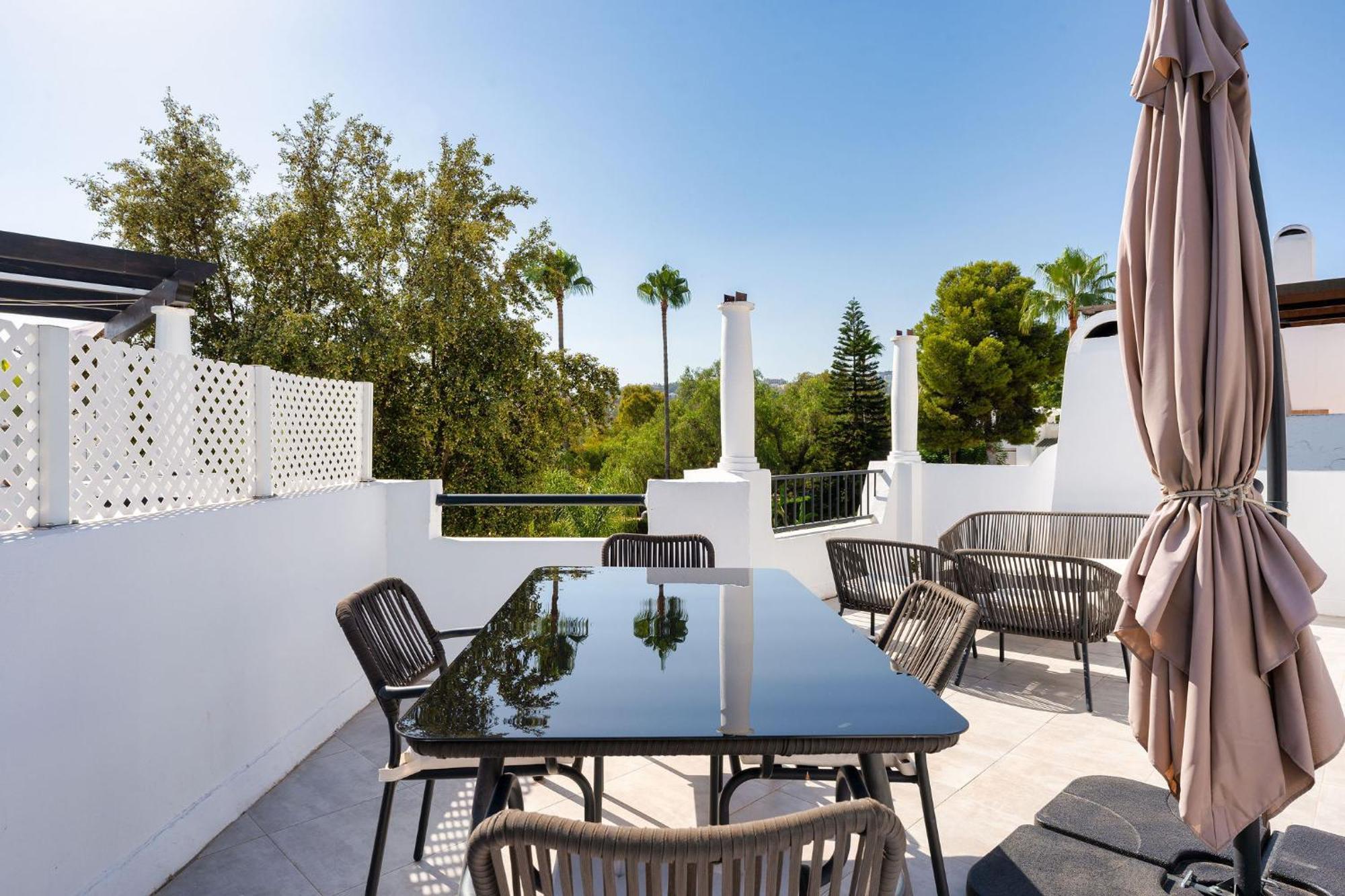 Holiday home Cozy Townhouse With Rooftop Terrace And Pool Marbella