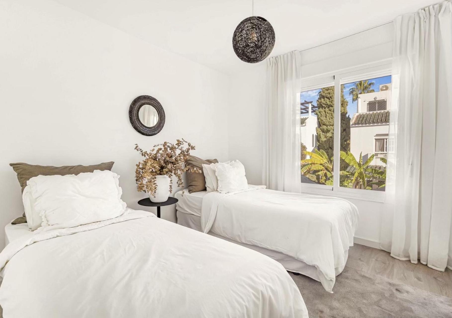 Cozy Townhouse With Rooftop Terrace And Pool Holiday home *