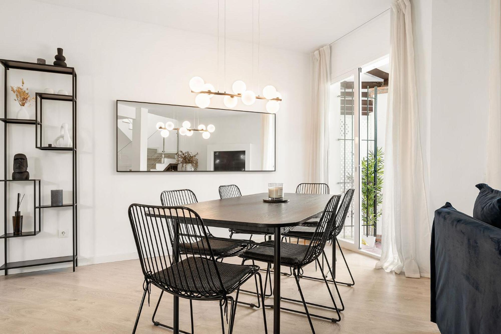 Cozy Townhouse With Rooftop Terrace And Pool Marbella